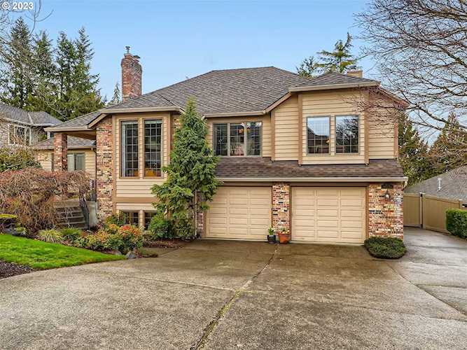 19703 Suncrest DR West Linn, OR 97068
