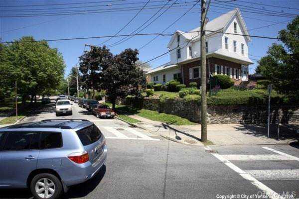 1032 Mclean Avenue Yonkers, NY 10704
