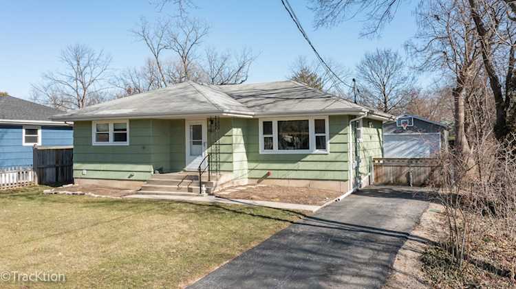 4623 Roslyn Rd Downers Grove, IL 60515