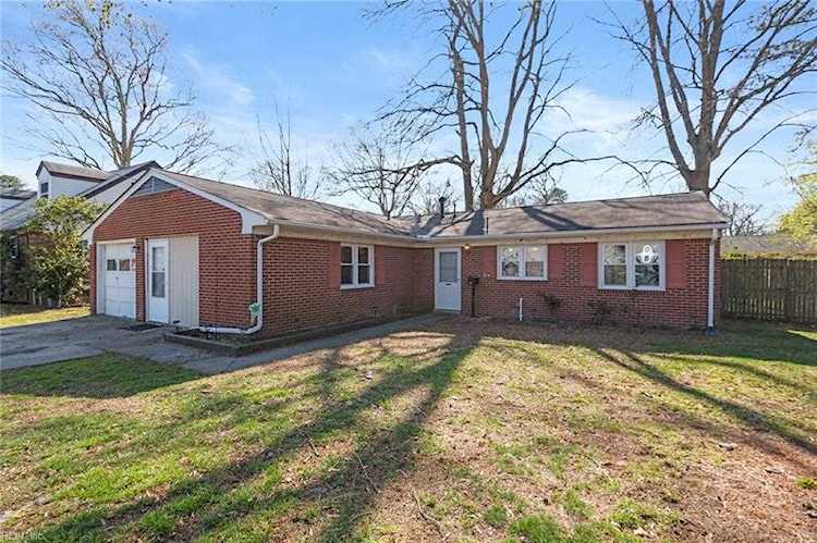92 Basswood Dr Newport News, VA 23601
