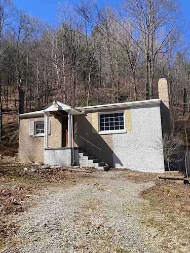 2322 Catawba Valley Salem, VA 24153