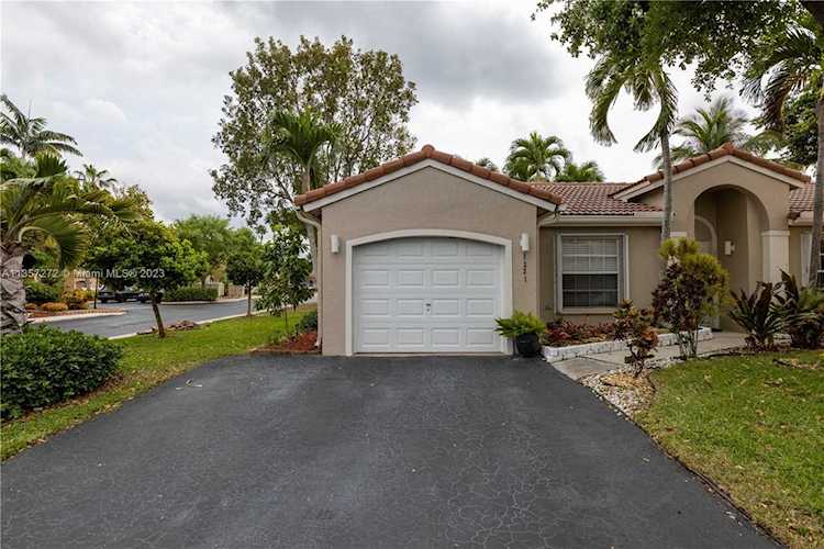1231 NW 126th Ter Sunrise, FL 33323
