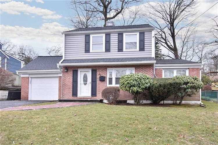 39 Greenvale Circle White Plains, NY 10607