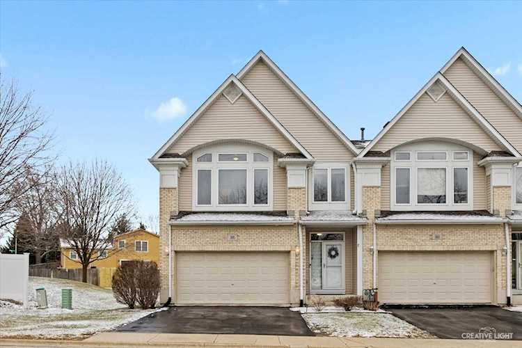 395 Aaron Ln Bolingbrook, IL 60440