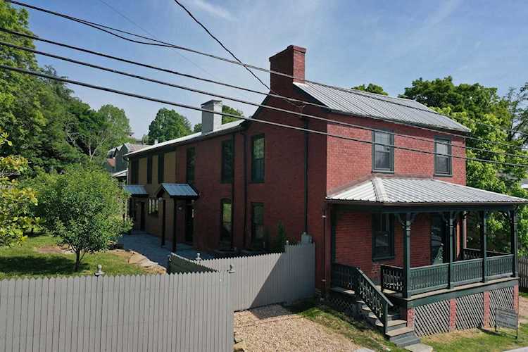 105 N Randolph Lexington, VA 24450