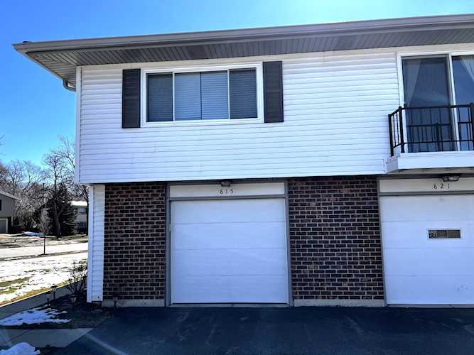 815 Pondview Ct #815 Schaumburg, IL 60194