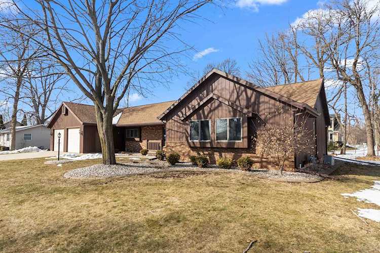 2234 Winwood Dr Appleton, Village of Fox Crossing, WI 54915