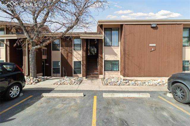 4215 N Carefree Circle Colorado Springs, CO 80917