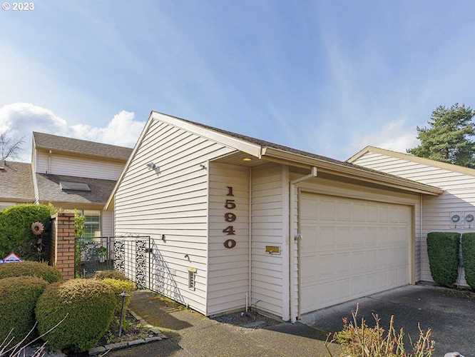 15940 SW Greens WAY Tigard, OR 97224