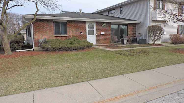 1320 Wakeby Ln #1320 Schaumburg, IL 60193