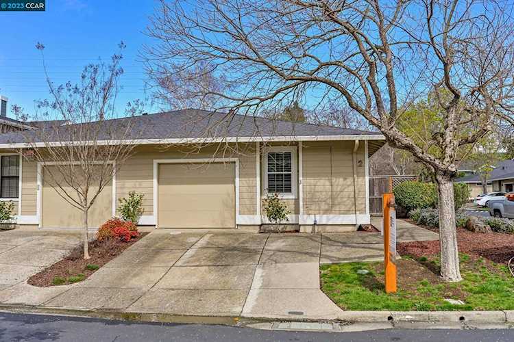 2 Benedita Place Moraga, CA 94556