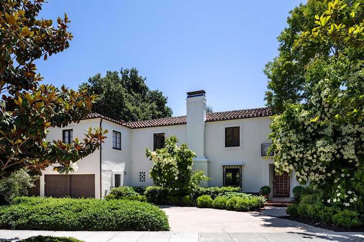 40 Crescent Dr Palo Alto, CA 94301