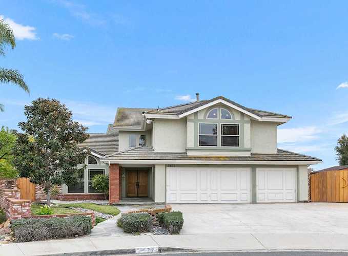 3477 Sitio Borde Carlsbad, CA 92009