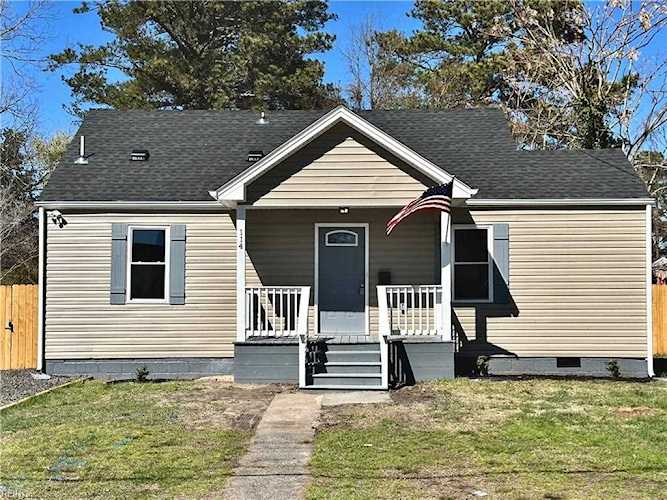 114 N Fairview Circle Portsmouth, VA 23702