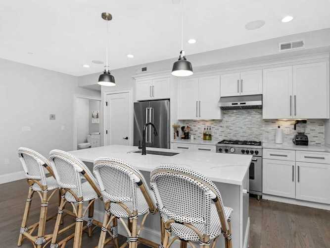 2-4 Elm St #3B Boston, MA 02122
