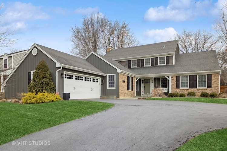 2097 Wexford Circle Wheaton, IL 60189