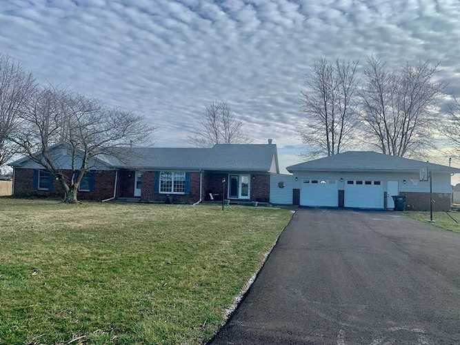 1683 E 600 North Rd Alexandria, IN 46001 | MLS 21905602 Photo 1