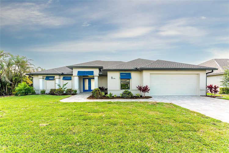 24 Medalist Ln Rotonda West, FL 33947