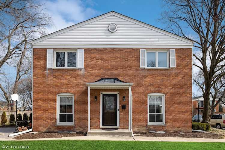 498 Old Surrey Rd Hinsdale, IL 60521