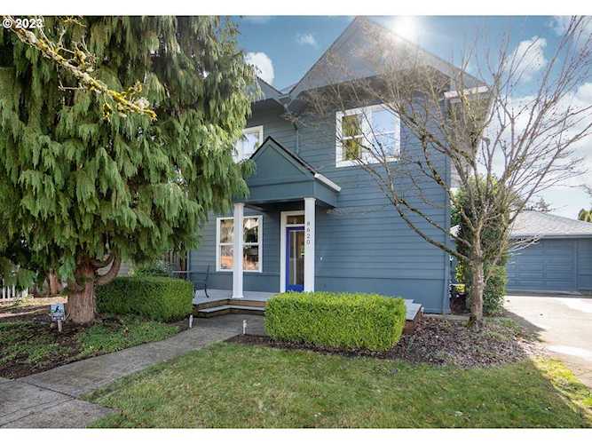 8620 SE Bonny Jean WAY Clackamas, OR 97015