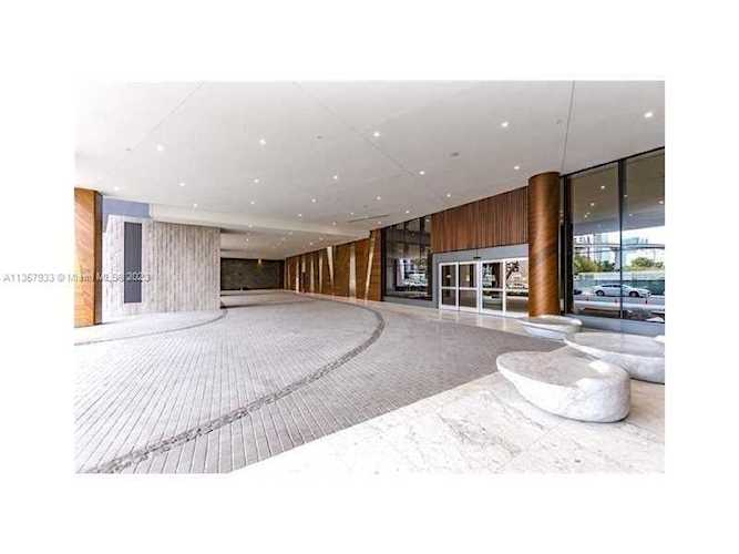 68 SE 6th St #3303 Miami, FL 33131