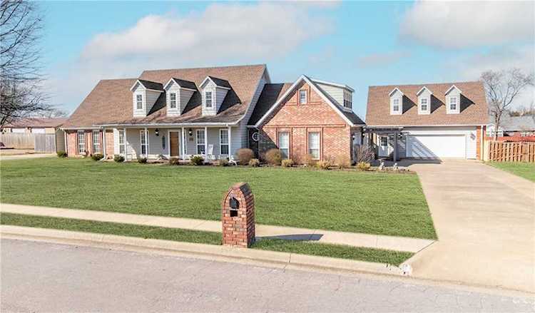 1198 Bob White Ave Springdale, AR 72764