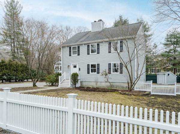 71 Smith St. Wellesley, MA 02482 | MLS 73085559 Photo 1