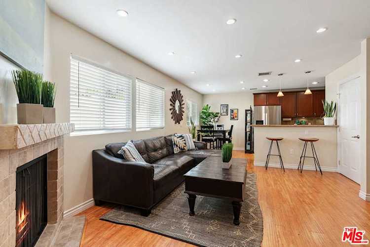 10908 Camarillo St #102 North Hollywood, CA 91602