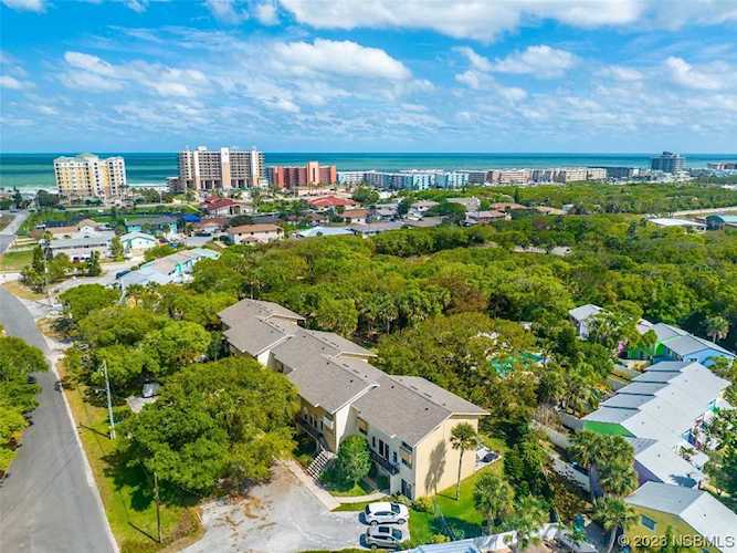 805 Schoolway Ave #204 New Smyrna Beach, FL 32169