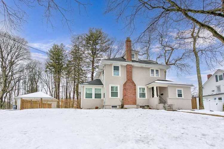 7 Perkins Avenue Reading, MA 01867