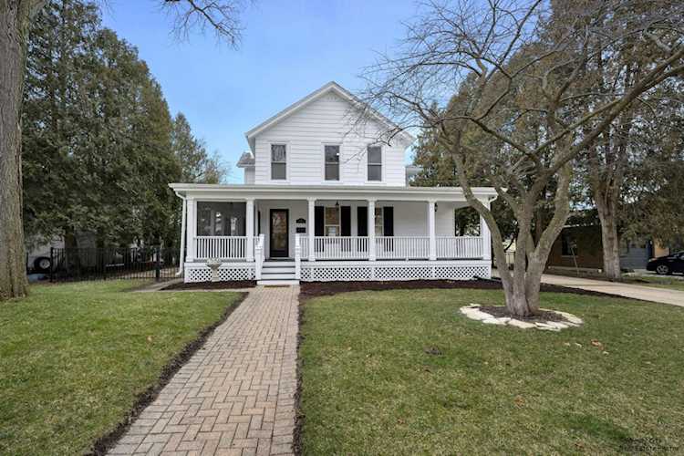 241 N Lincoln St Batavia, IL 60510