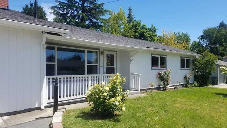 917 SW Cottonwood St Grants Pass, OR 97526