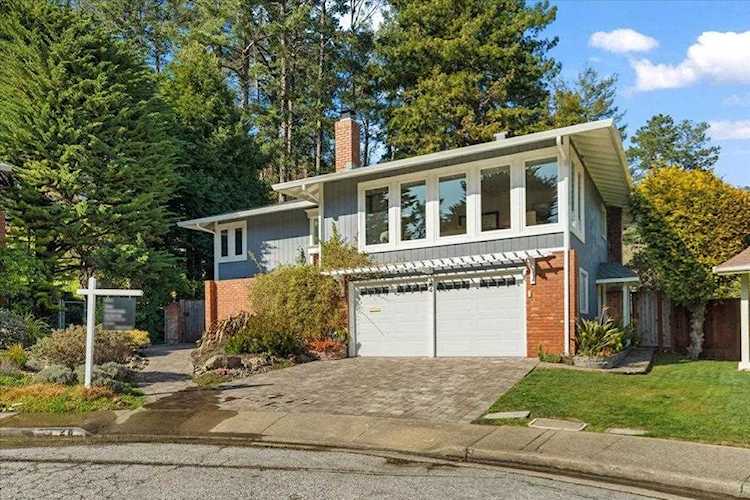 24 Crater Lake Way Pacifica, CA 94044
