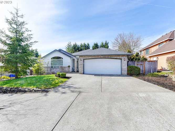 1239 SE Glacier LN Gresham, OR 97080