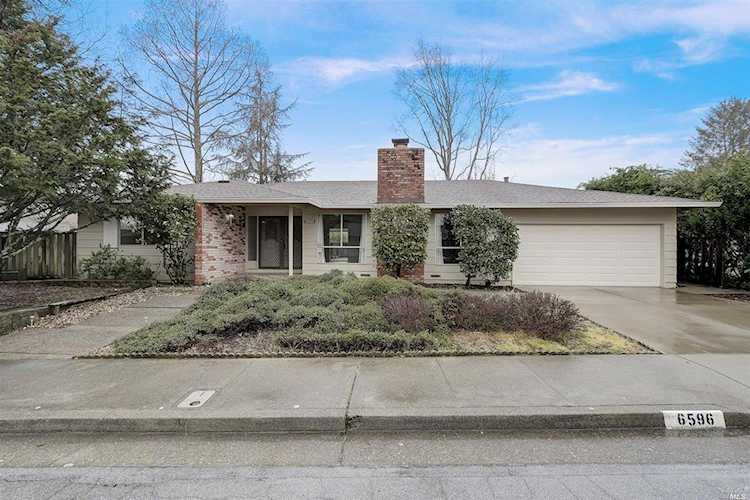 6596 Meadowridge Drive Santa Rosa, CA 95409