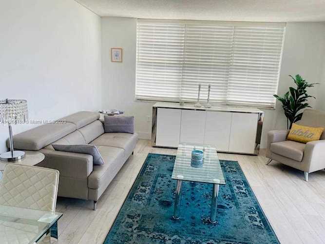 2780 NE 183rd St #1502 Aventura, FL 33160