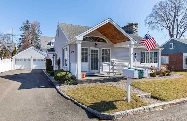 21 Crescent Bluff Avenue Branford, CT 06405