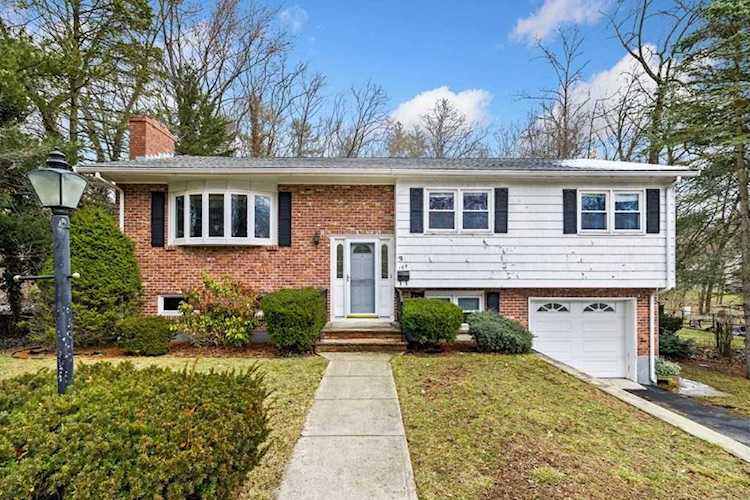 105 Saville Street Saugus, MA 01906