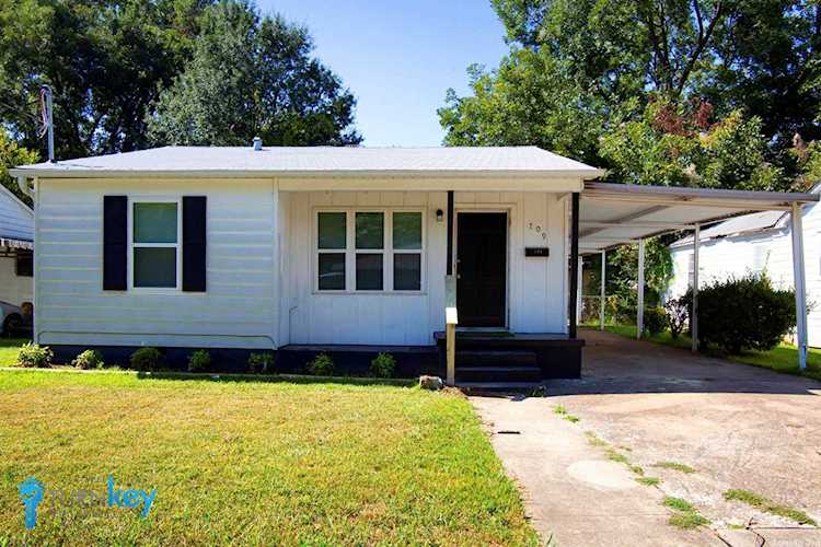 709 Hyacinth St North Little Rock, AR 72117