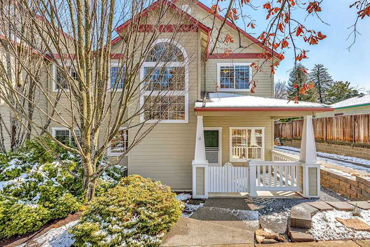 918 Mary Jane Ave Ashland, OR 97520