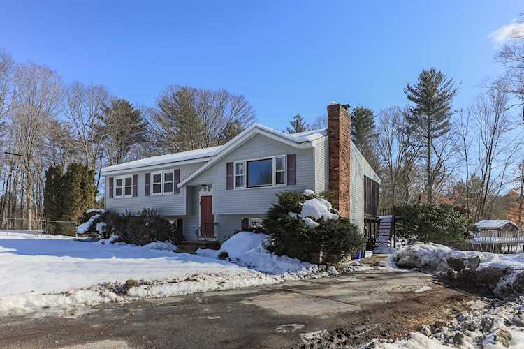 33 Crockett Dr Goffstown, NH 03045 | MLS 4942010 Photo 1