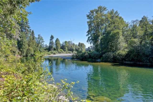 1663 Cedar Rd Nanaimo, BC V9X 1L4