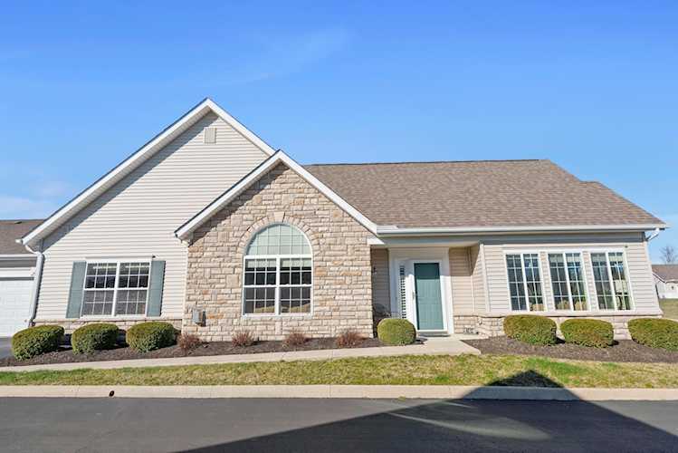 4812 Ashleigh Drive Dublin, OH 43016 Vision Realty Inc.