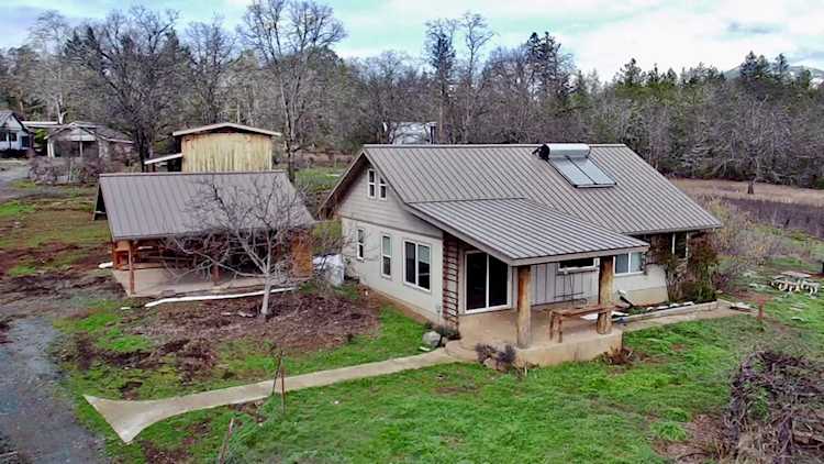 2446 Hugo Rd Merlin, OR 97532