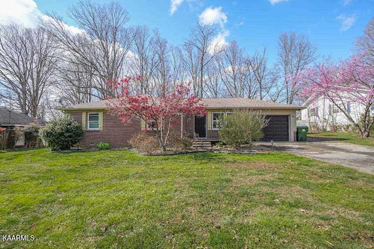 2107 Compton Dr Maryville, TN 37804