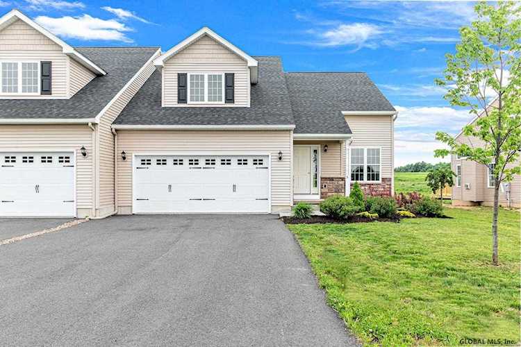 1 Chip Shot Way Halfmoon, NY 12118