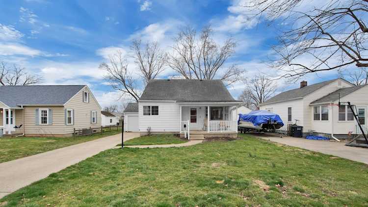 1527 Graf Street Lancaster, OH 43130
