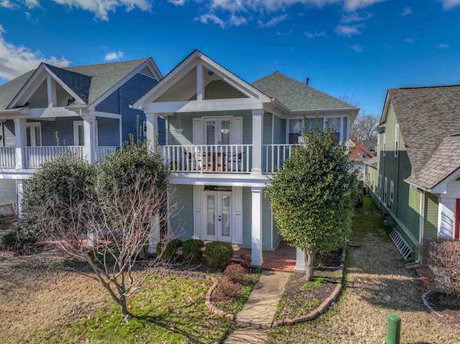 1205 E Island Pl741AMemphisCharming home with an open floor plan! Great primary suite w/ vaulted ceiling, french doors to a...Shelby10143909TNHarbor Isle Ph238103home for sale$388,000 Photo 1
