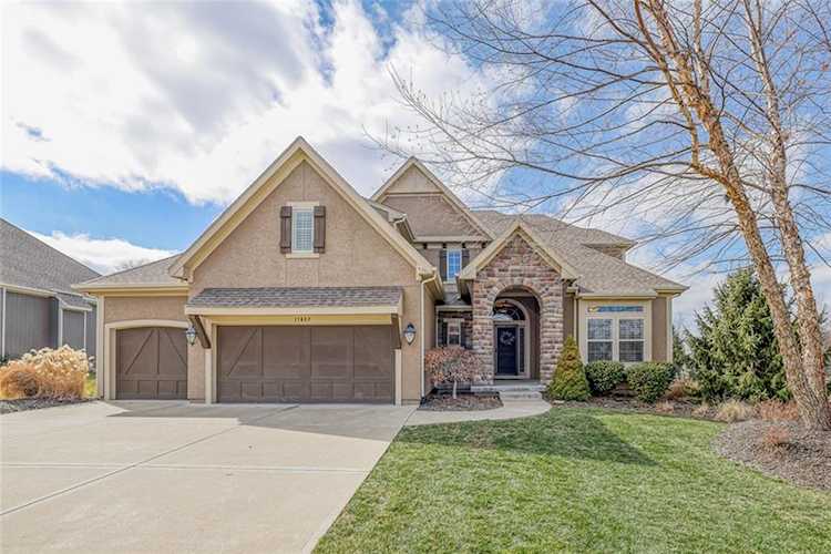 11637 W 154th St Overland Park, KS 66221
