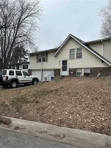 710 NE Westwind Dr Lee's Summit, MO 64086 | MLS 2423030 Photo 1